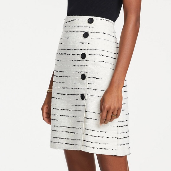 Ann Taylor Dresses & Skirts - NWT Ann Taylor Tweed Side Button A-Line Skirt Petite 00